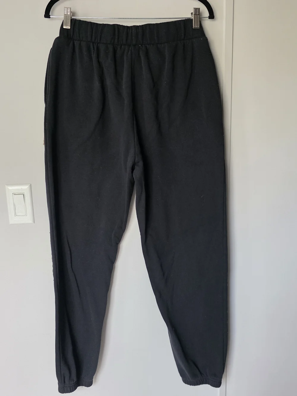 One Piece x Hot Topic Four Emperors Wanted Poster Joggers